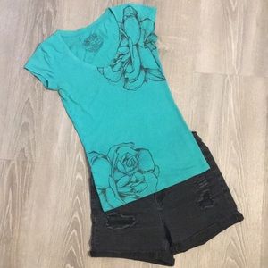 Stranded V-Neck Graphic Tee